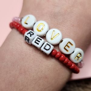 Set of 2 beaded bracelets